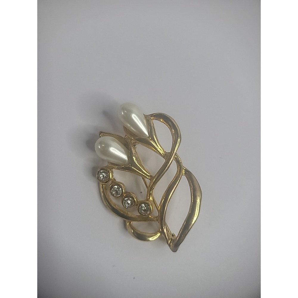 Vintage Gold Tone Brooch Pin White Crystals Treardrop Faux Pearl Jewelry Costume